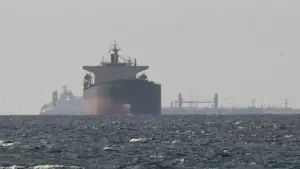 2 siêu tàu chở dầu đột ngột quay đầu ở eo Hormuz ngay khi đàm phán Mỹ - Iran đổ vỡ