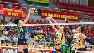 Bóng chuyền nữ: Trở về từ Nhật, Bích Thủy tỏa sáng giúp Hóa chất Đức Giang thắng giòn giã