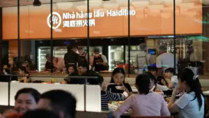 Chuỗi nhà hàng lẩu Haidilao thu hơn 2.400 tỷ đồng ở Việt Nam