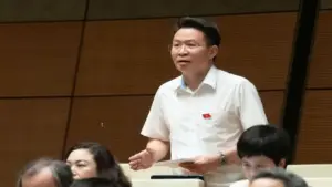 Đại biểu Quốc hội đề xuất bỏ quy định bắt buộc công chứng giao dịch bất động sản