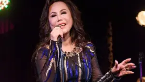 Danh ca Thanh Tuyền: Nghe tin cha mất, tôi vẫn phải ở trên sân khấu hát cười