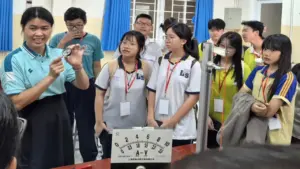 Hơn 500 học sinh lớp 9 TP.HCM đi 'tour' ở trường tiên tiến, hội nhập