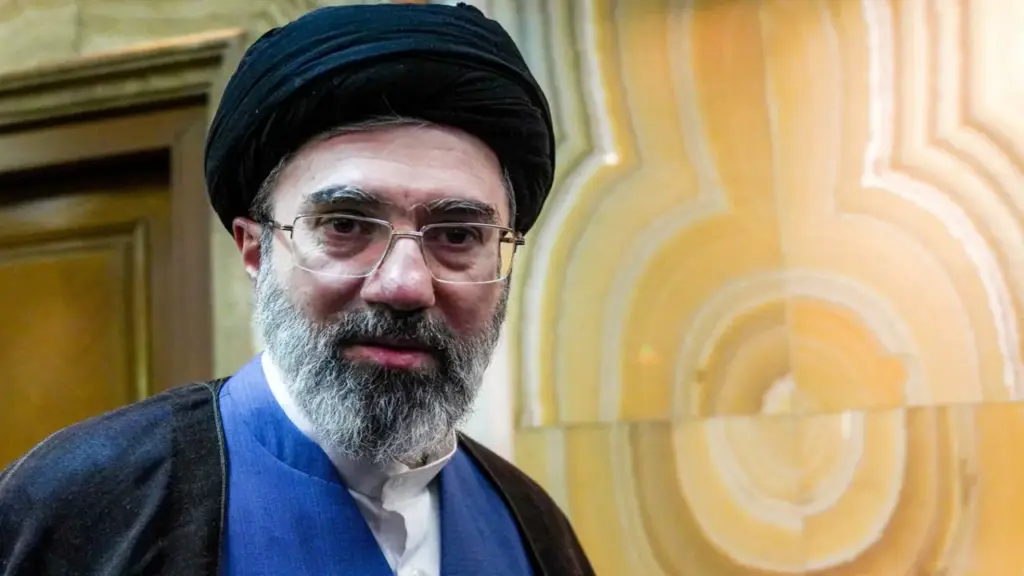 Lãnh tụ tối cao Iran bị thương nặng ở mặt và chân?