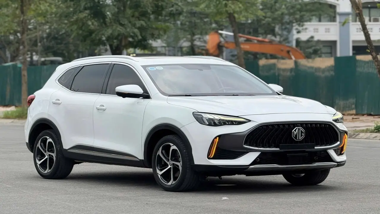 MG HS giảm gần 200 triệu đồng tại đại lý, bản tiêu chuẩn giá ngang SUV cỡ A