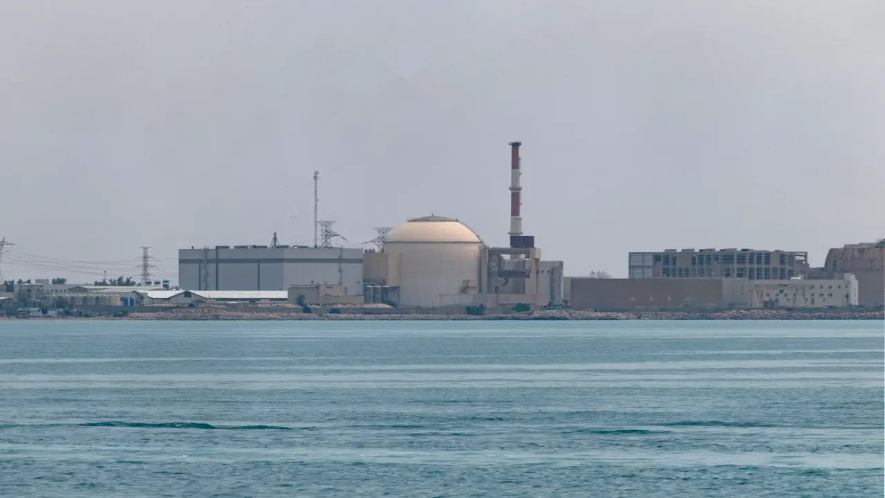Mỹ - Israel bị tố tập kích sát nhà máy điện hạt nhân Iran