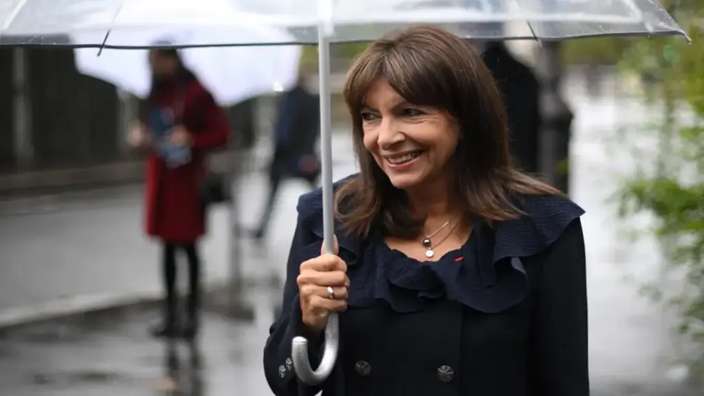 Người 'lột xác' diện mạo Paris