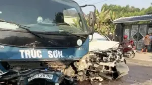 Tai nạn giữa xe tải và ô tô con, 1 người chết