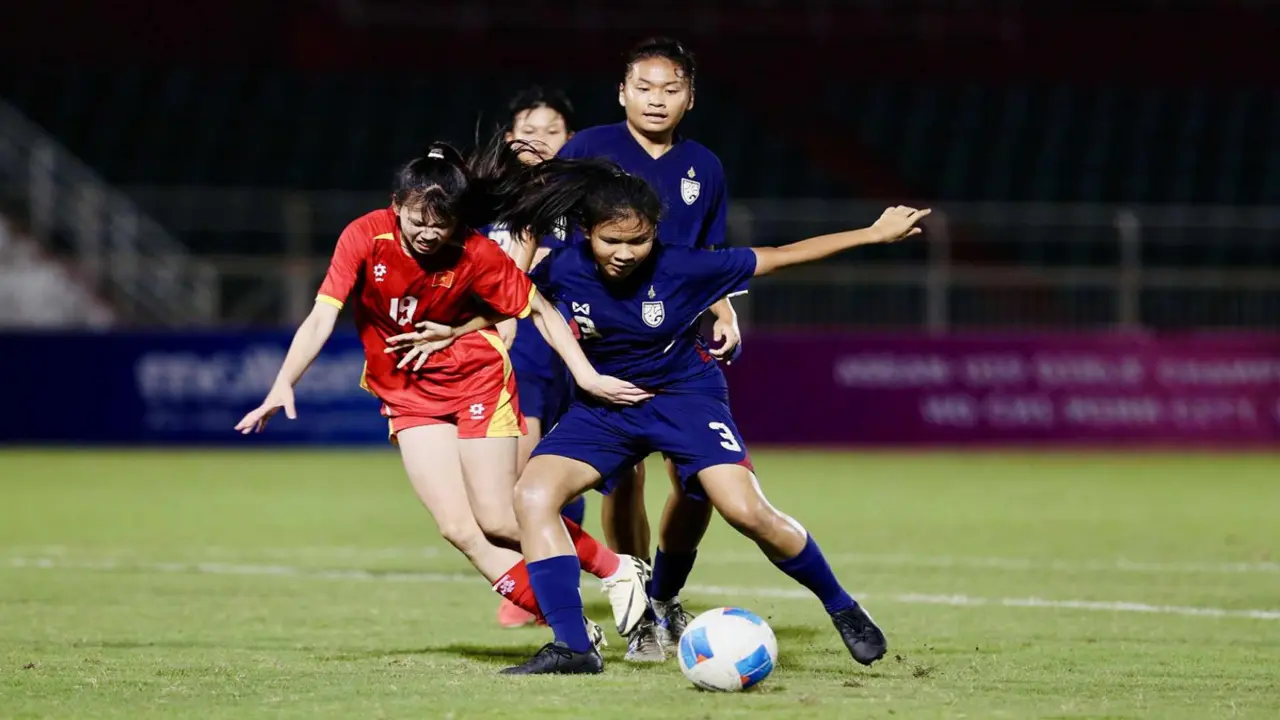 U20 nữ Thái Lan - U20 nữ Việt Nam (hiệp 1) 2-0: Rinyaphat nâng tỉ số