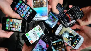 Vì sao smartphone trang bị màn hình LCD dần biến mất?