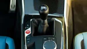 Xe sang vẫn trung thành với hộp số sàn